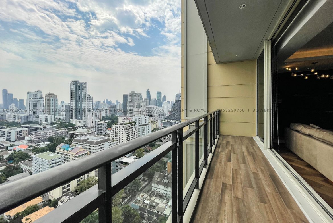 Beautifully Renovated Two Bedroom Condo for Sale in Phrom Phong