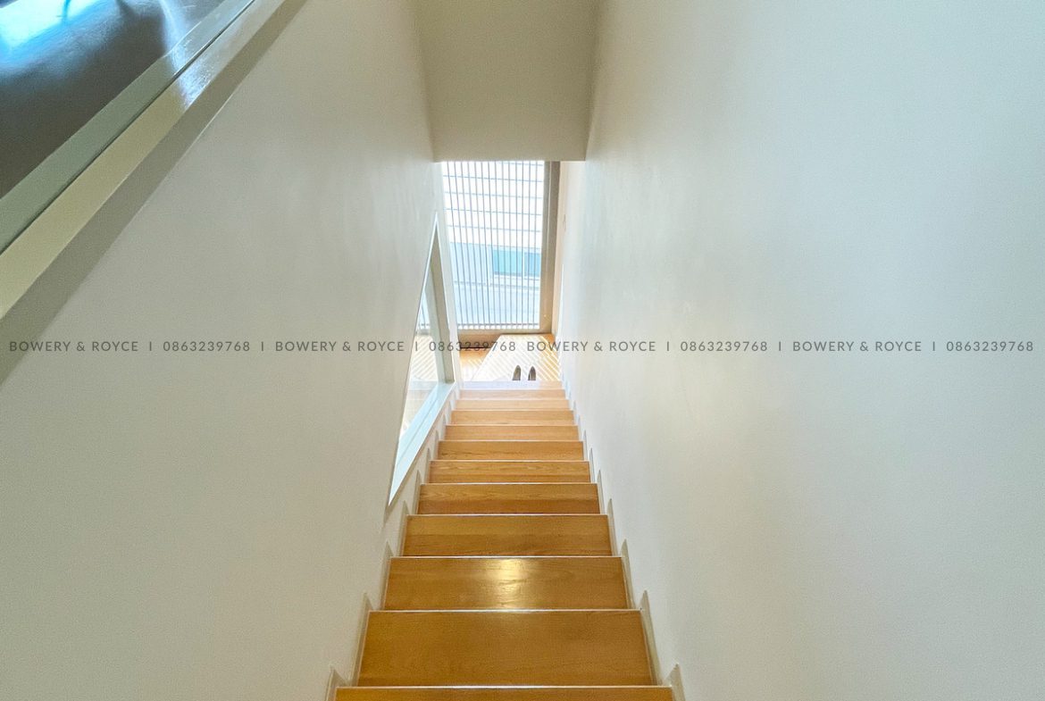 Spacious One Bedroom Duplex for Rent in Phrom Phong