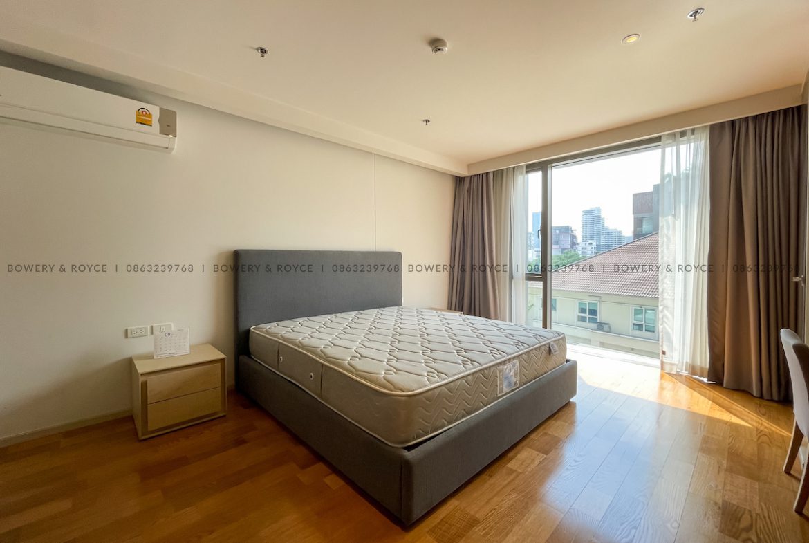 Spacious One Bedroom Duplex for Rent in Phrom Phong
