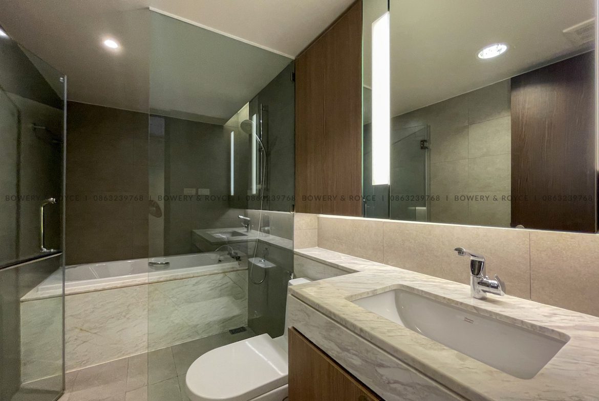 Spacious One Bedroom Duplex for Rent in Phrom Phong