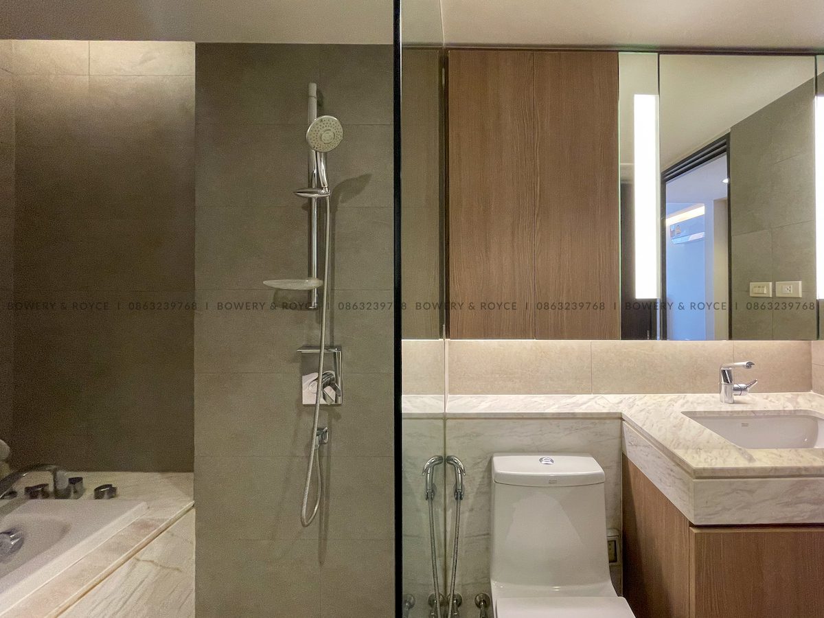 Spacious One Bedroom Duplex for Rent in Phrom Phong