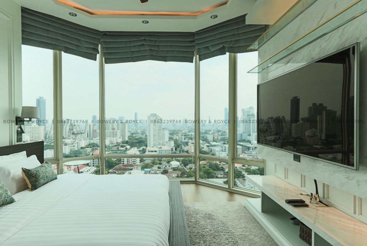 Beautifully Renovated Two Bedroom Condo for Sale in Phrom Phong