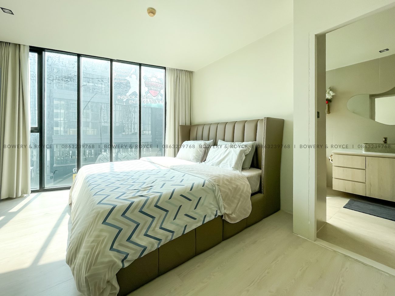 Beautifully renovated two bedroom condo for sale in Thong Lor