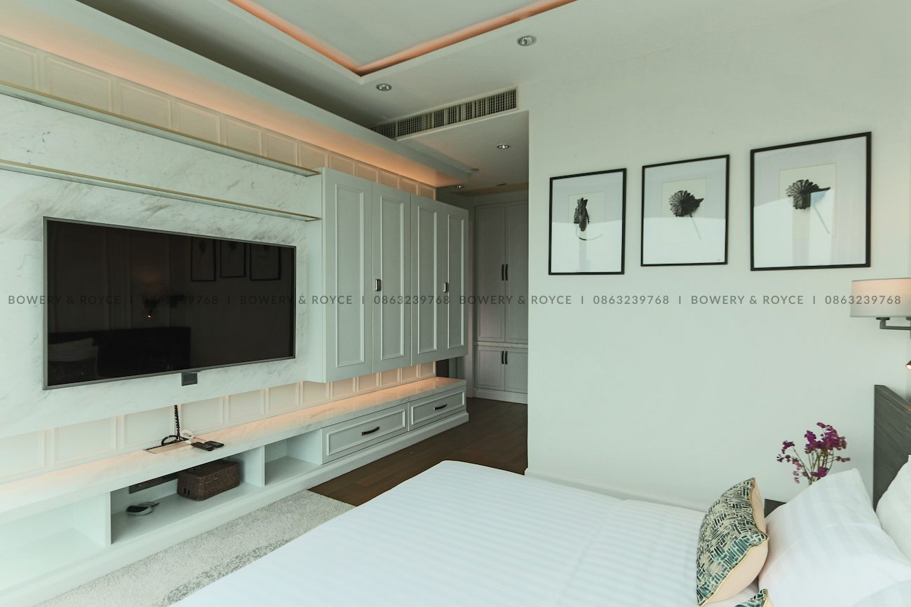 Beautifully Renovated Two Bedroom Condo for Sale in Phrom Phong