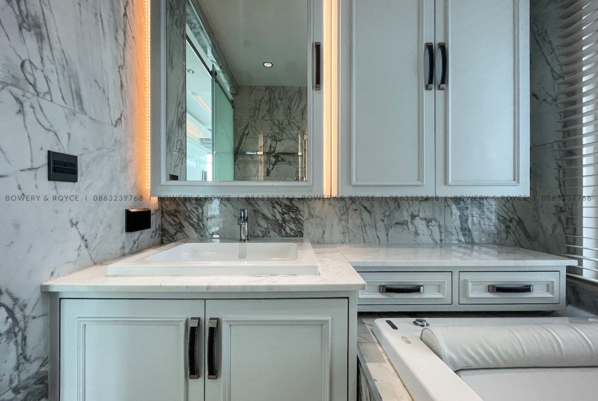 Beautifully Renovated Two Bedroom Condo for Sale in Phrom Phong