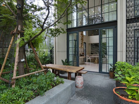 Luxurious Four Bedroom House for Sale in Phrom Phong