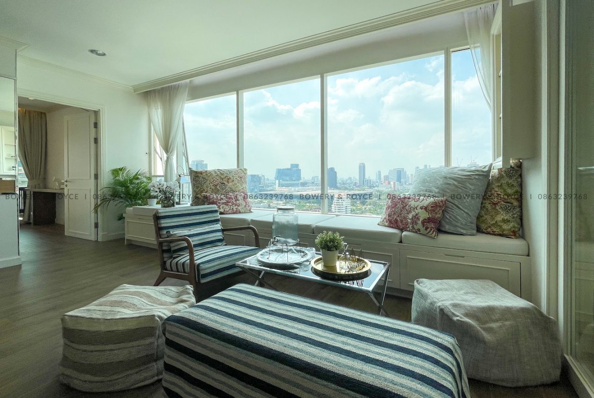 Beautiful four bedroom with large balcony condo for rent and for sale in Phrom Phong
