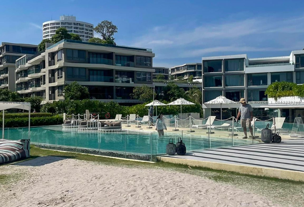 HUA HIN - Beautiful Three Bedroom Condo for Sale in Hua Hin