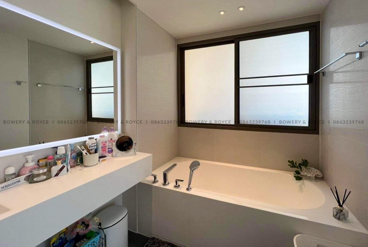 HUA HIN - Beautiful Three Bedroom Condo for Sale in Hua Hin