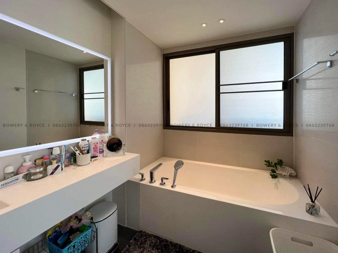 HUA HIN - Beautiful Three Bedroom Condo for Sale in Hua Hin