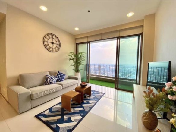 Panoramic View One Bedroom Condo for Rent in Sukhumvit 24 Phrom Phong