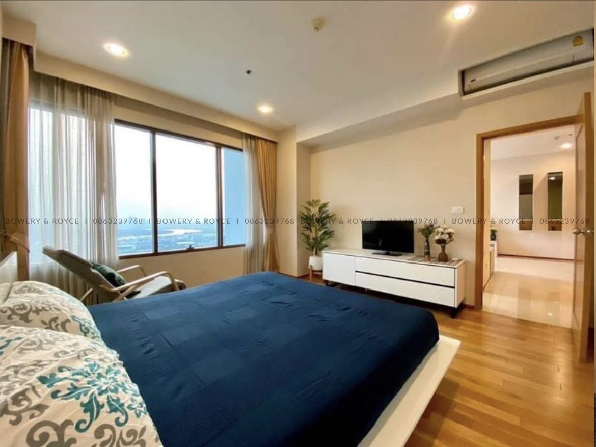 Panoramic View One Bedroom Condo for Rent in Sukhumvit 24 Phrom Phong
