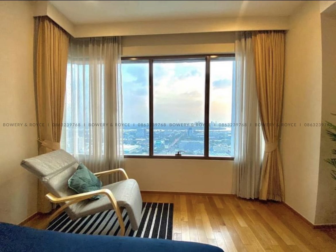 Panoramic View One Bedroom Condo for Rent in Sukhumvit 24 Phrom Phong
