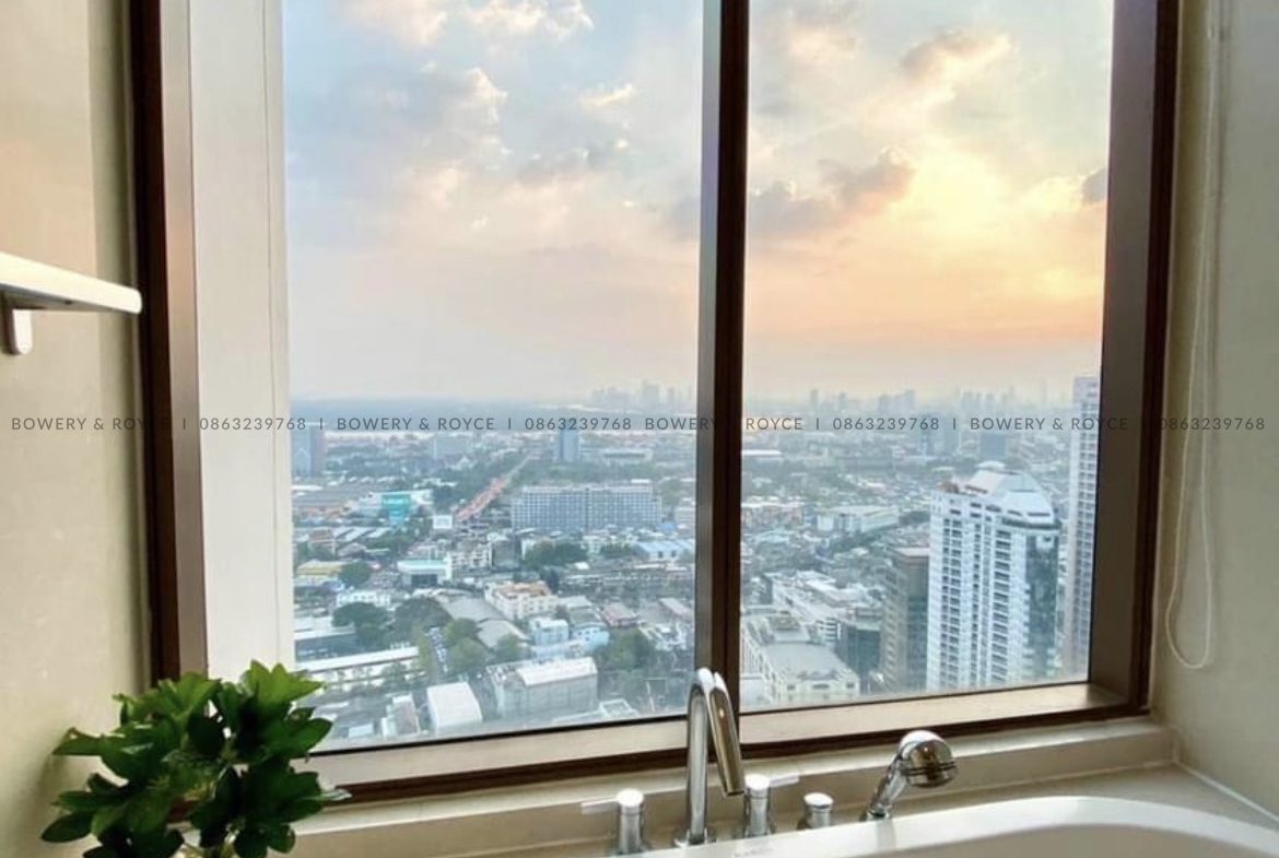 Panoramic View One Bedroom Condo for Rent in Sukhumvit 24 Phrom Phong