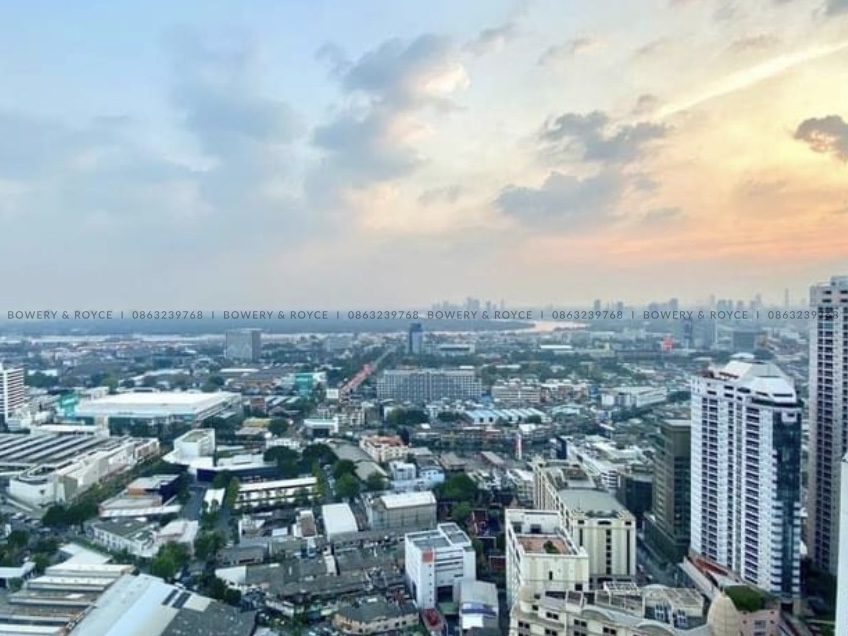 Panoramic View One Bedroom Condo for Rent in Sukhumvit 24 Phrom Phong