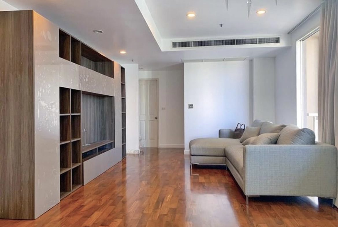 Renovated Two Bedroom Condo for Sale in Phrom Phong