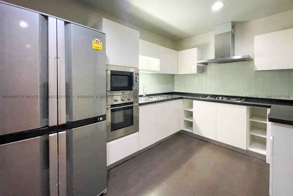 Extra Large Two Bedroom Apartment for Rent in Thong Lor