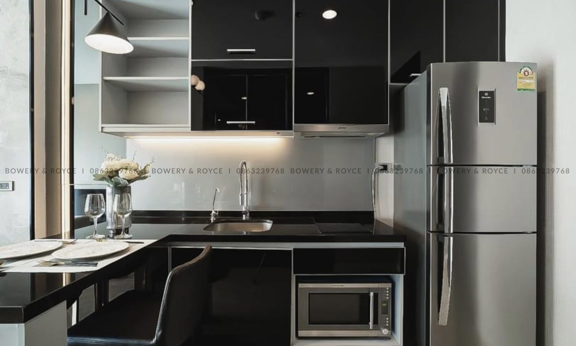 Close to BTS Modern One Bedroom Condo for Sale at the Crest Thong Lor