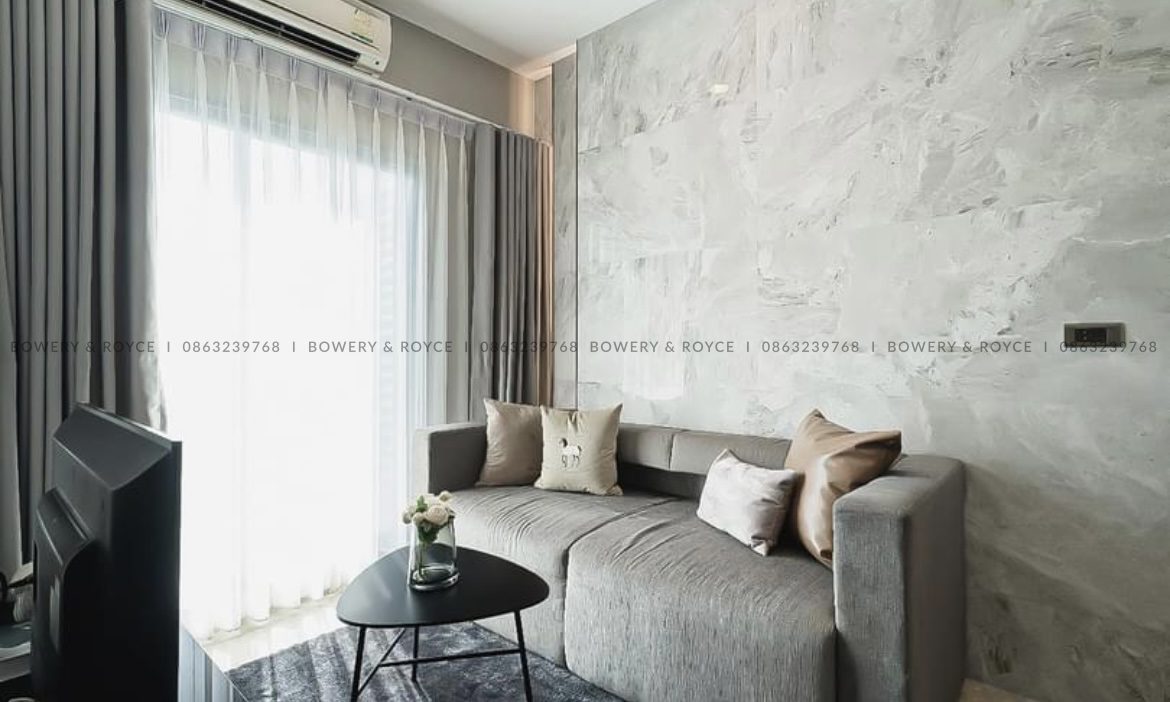 Close to BTS Modern One Bedroom Condo for Sale at the Crest Thong Lor