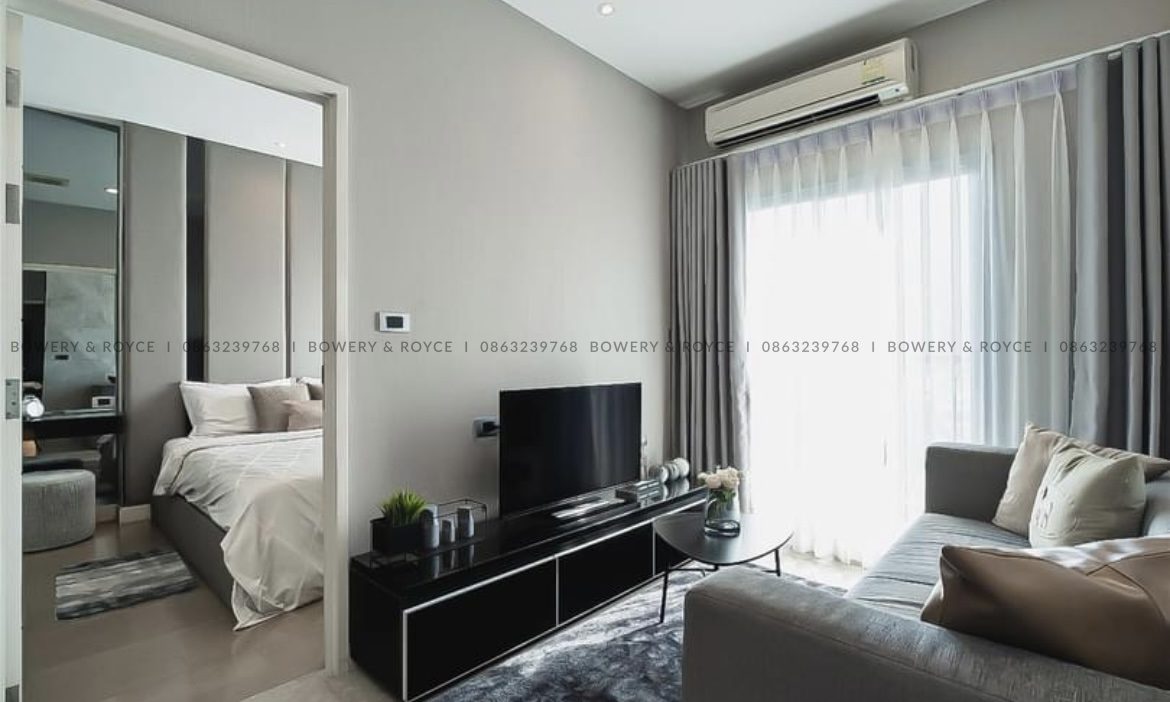 Close to BTS Modern One Bedroom Condo for Sale at the Crest Thong Lor