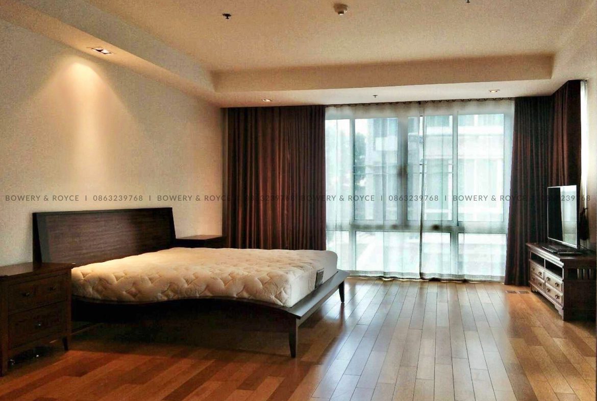Extra Large Four Bedroom Condo for Rent in Phrom Phong