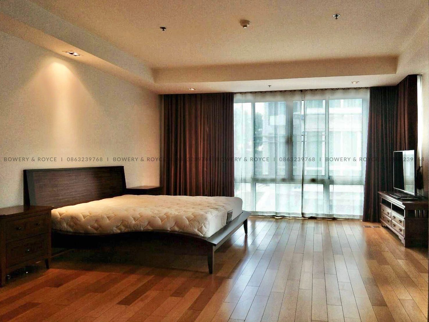 Extra Large Four Bedroom Condo for Rent in Phrom Phong
