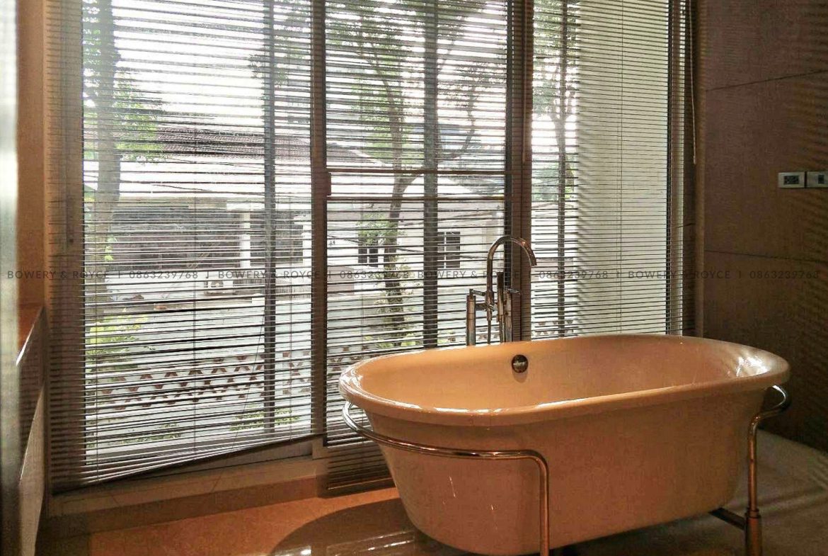 Extra Large Four Bedroom Condo for Rent in Phrom Phong
