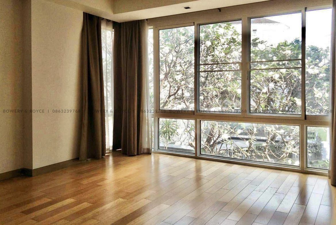 Extra Large Four Bedroom Condo for Rent in Phrom Phong