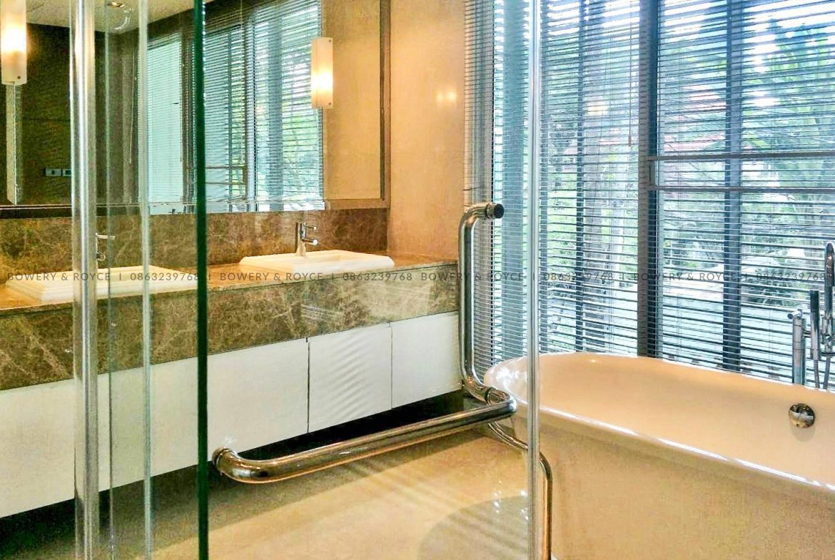 Extra Large Four Bedroom Condo for Rent in Phrom Phong