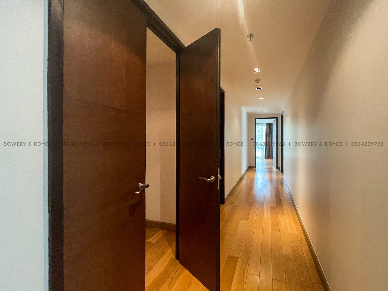 Extra large four bedroom condo for rent in Phrom Phong
