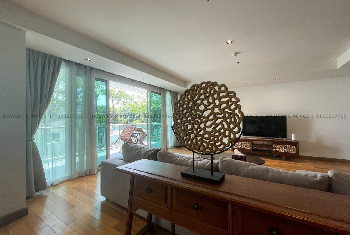 Extra large four bedroom condo for rent in Phrom Phong