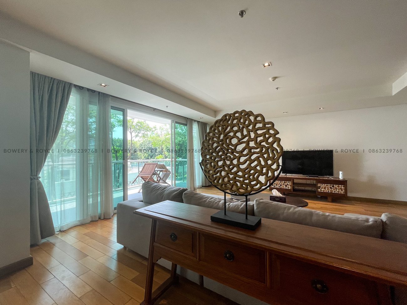 Extra large four bedroom condo for rent in Phrom Phong
