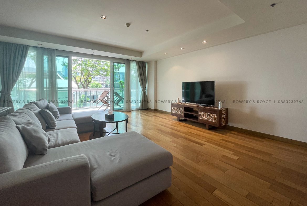 Extra large four bedroom condo for rent in Phrom Phong