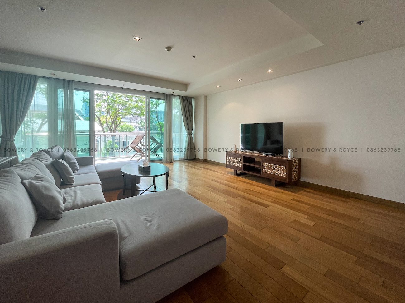 Extra large four bedroom condo for rent in Phrom Phong