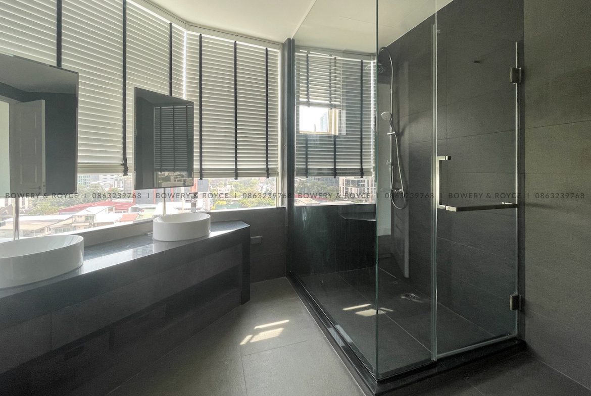 Renovated Three Bedroom Condo for Rent in Phrom Phong
