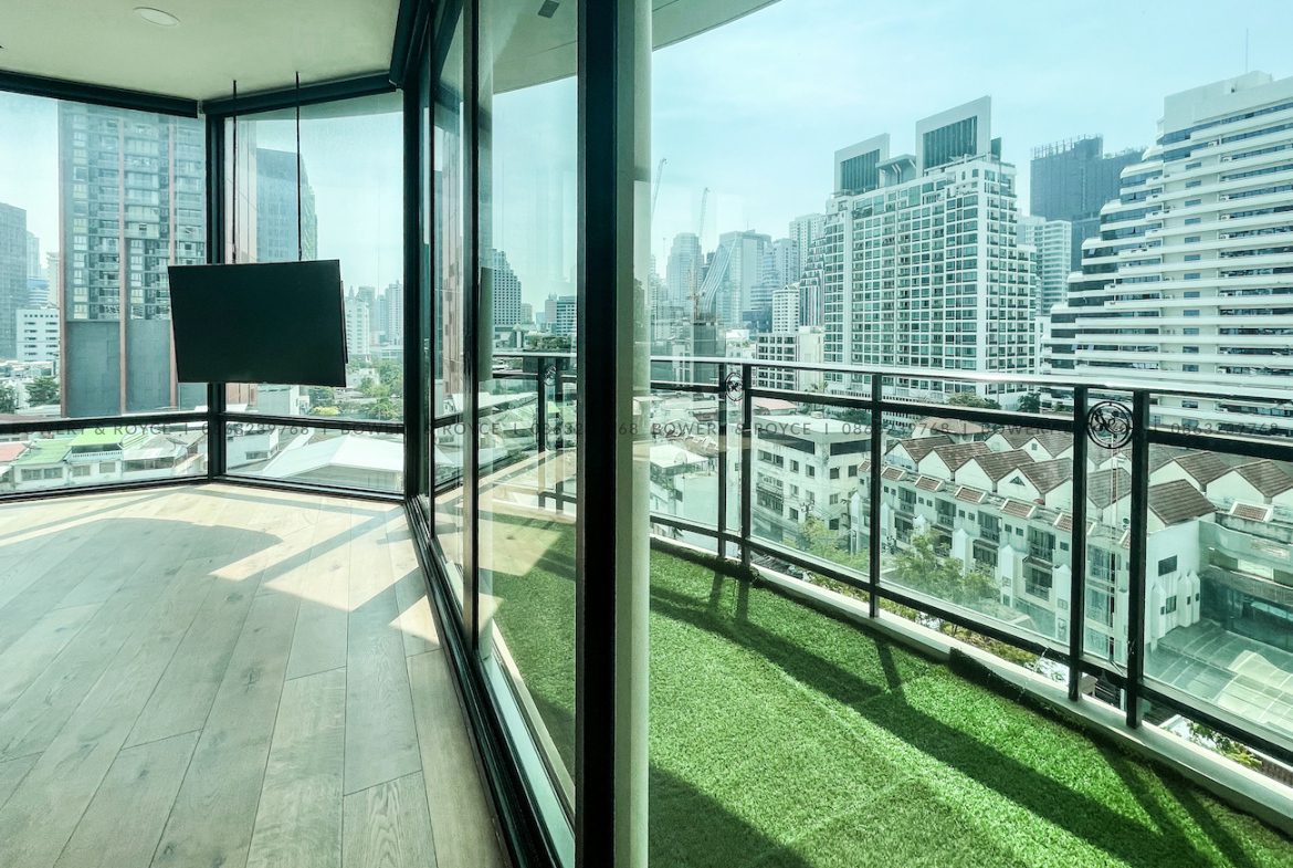 Renovated Three Bedroom Condo for Rent in Phrom Phong