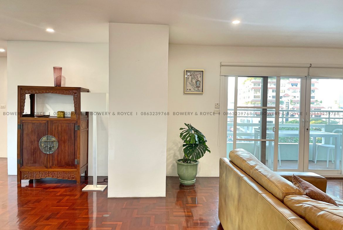 Spacious Three Bedroom Condo for Sale in Phrom Phong Sukhumvit 39