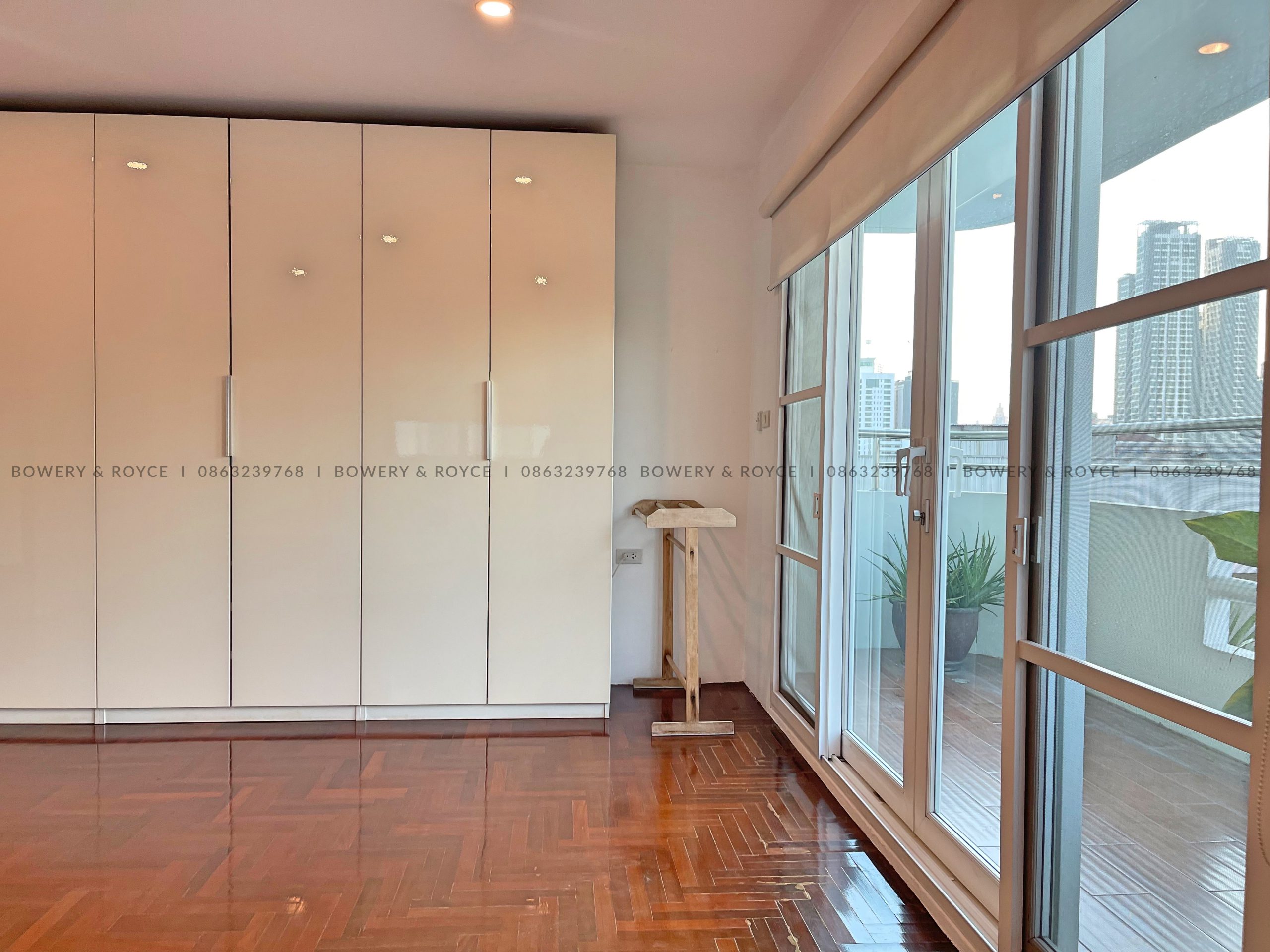 Spacious Three Bedroom Condo for Sale in Phrom Phong Sukhumvit 39