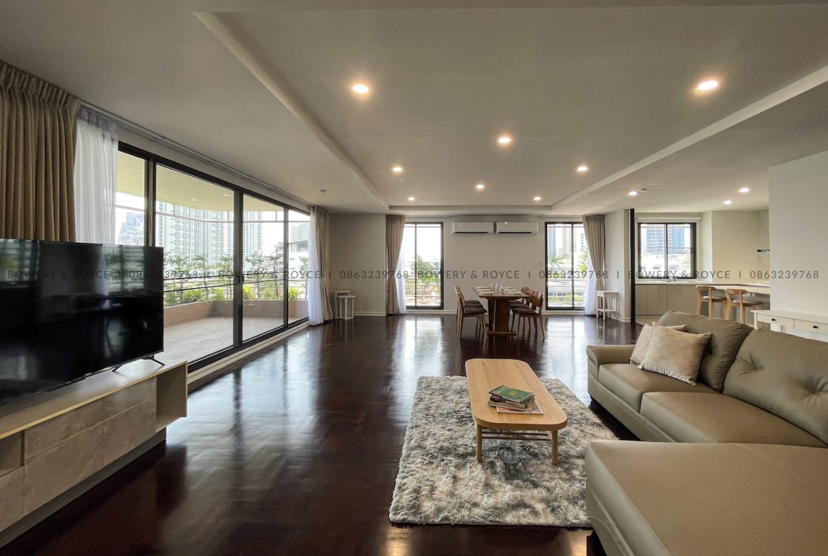Immaculate Three Bedroom Plus Maid Apartment for Rent in Thong Lor