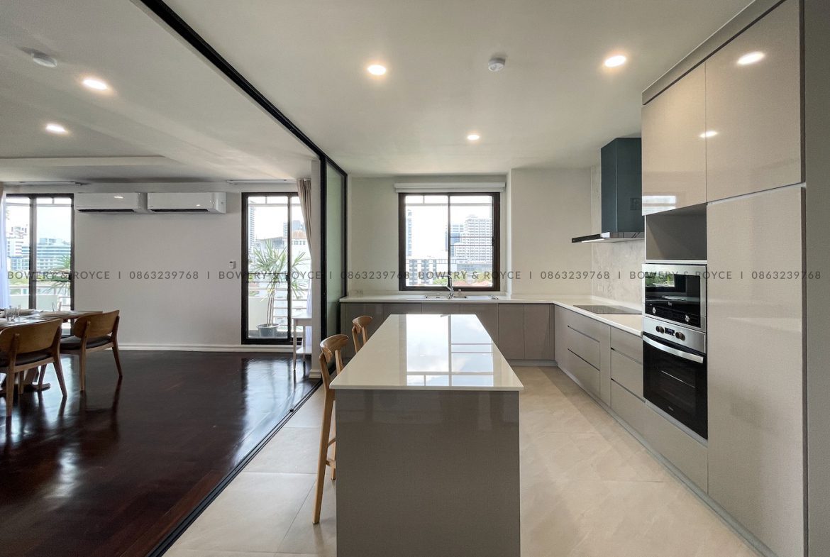 Immaculate Three Bedroom Plus Maid Apartment for Rent in Thong Lor