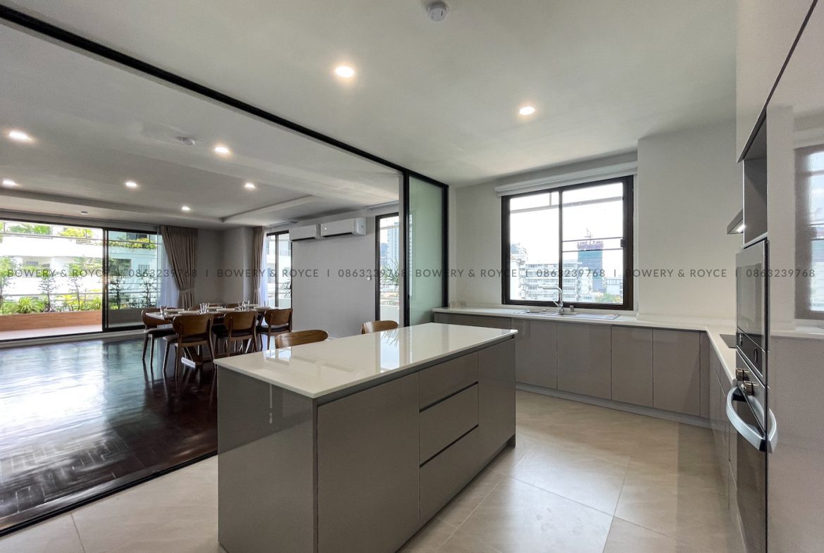 Immaculate Three Bedroom Plus Maid Apartment for Rent in Thong Lor
