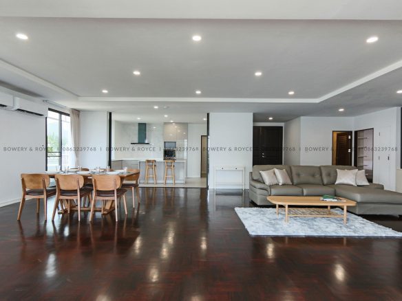 Immaculate Three Bedroom Plus Maid Apartment for Rent in Thong Lor