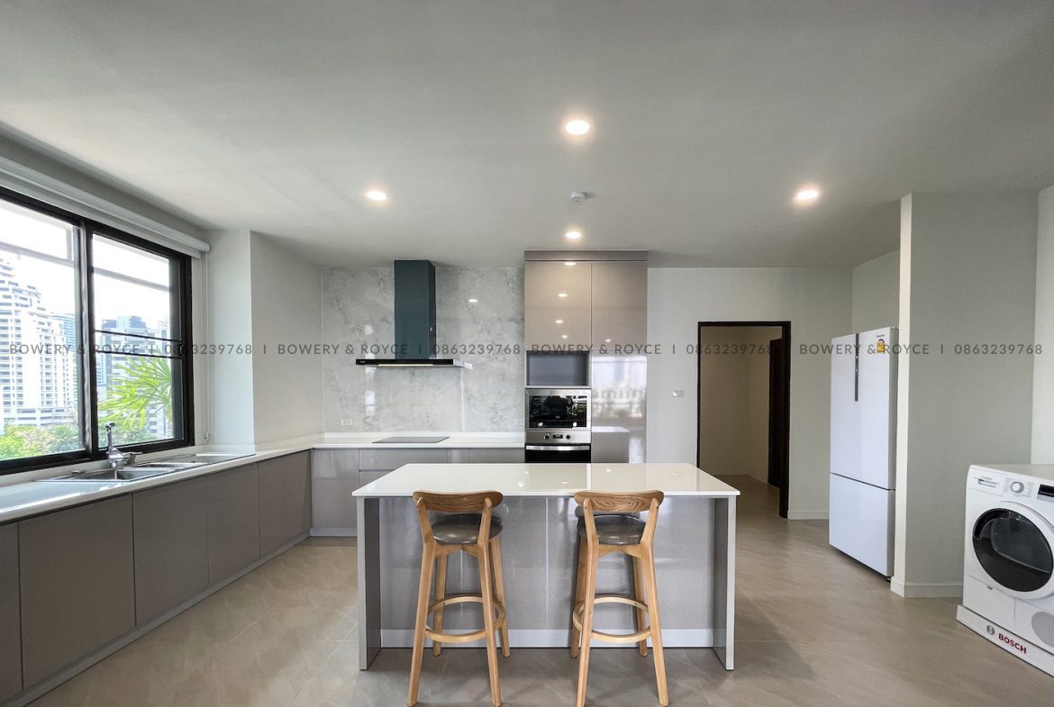 Immaculate Three Bedroom Plus Maid Apartment for Rent in Thong Lor