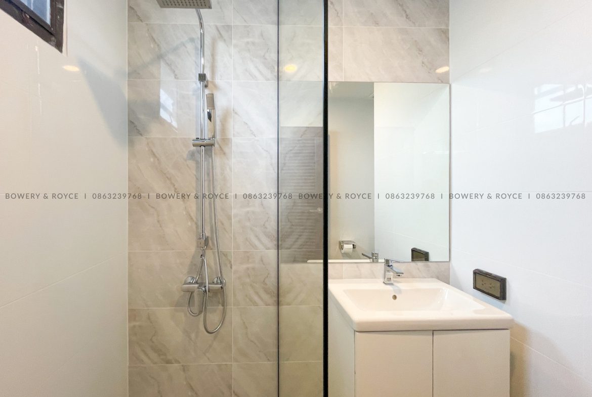 Immaculate Three Bedroom Plus Maid Apartment for Rent in Thong Lor