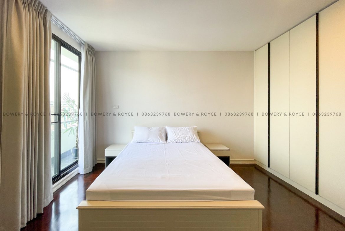 Immaculate Three Bedroom Plus Maid Apartment for Rent in Thong Lor