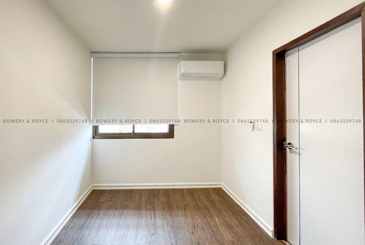 Immaculate Three Bedroom Plus Maid Apartment for Rent in Thong Lor