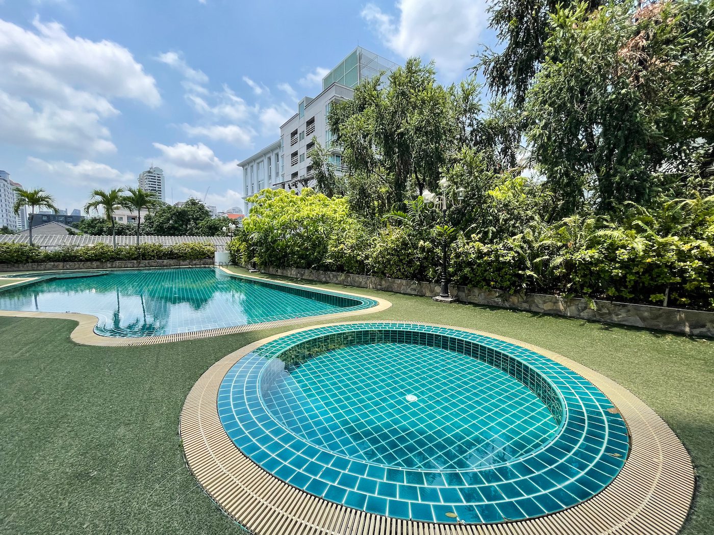 Immaculate Three Bedroom Plus Maid Apartment for Rent in Thong Lor