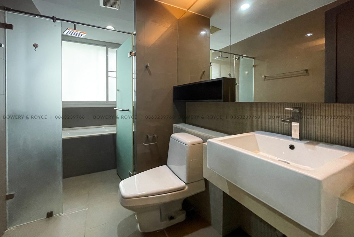 Pet Friendly Three Bedroom Apartment for Rent in Thong Lor