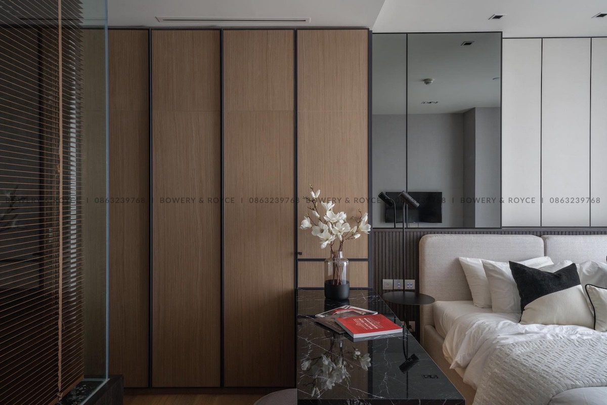We are pleased to present this eclectic, vintage styled one bedroom condo for rent in Thong Lor which boasts stunning city views and modern interior throughout.