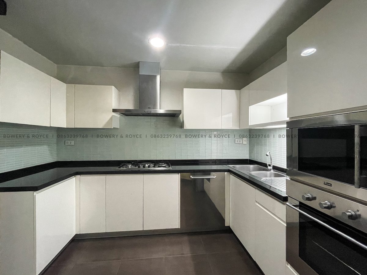 Pet Friendly Three Bedroom Apartment for Rent in Thong Lor